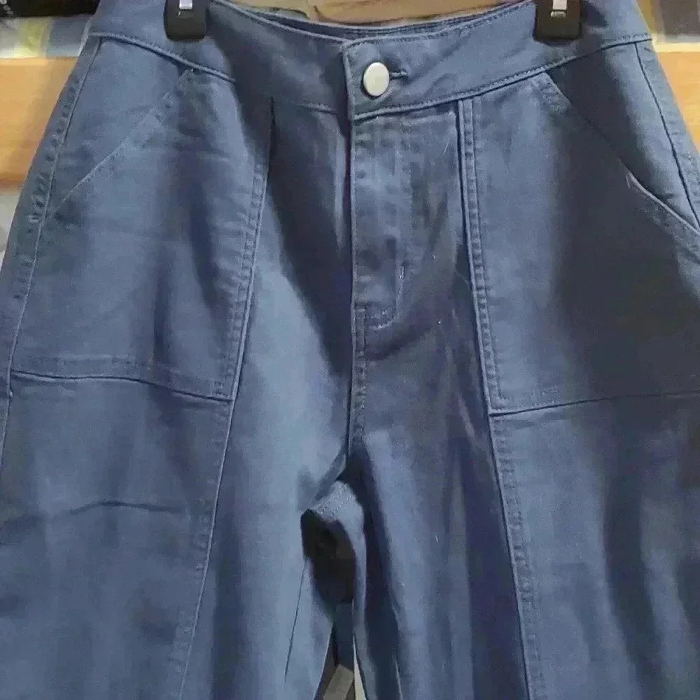 💥F21 Blue pants- crisp clean lines